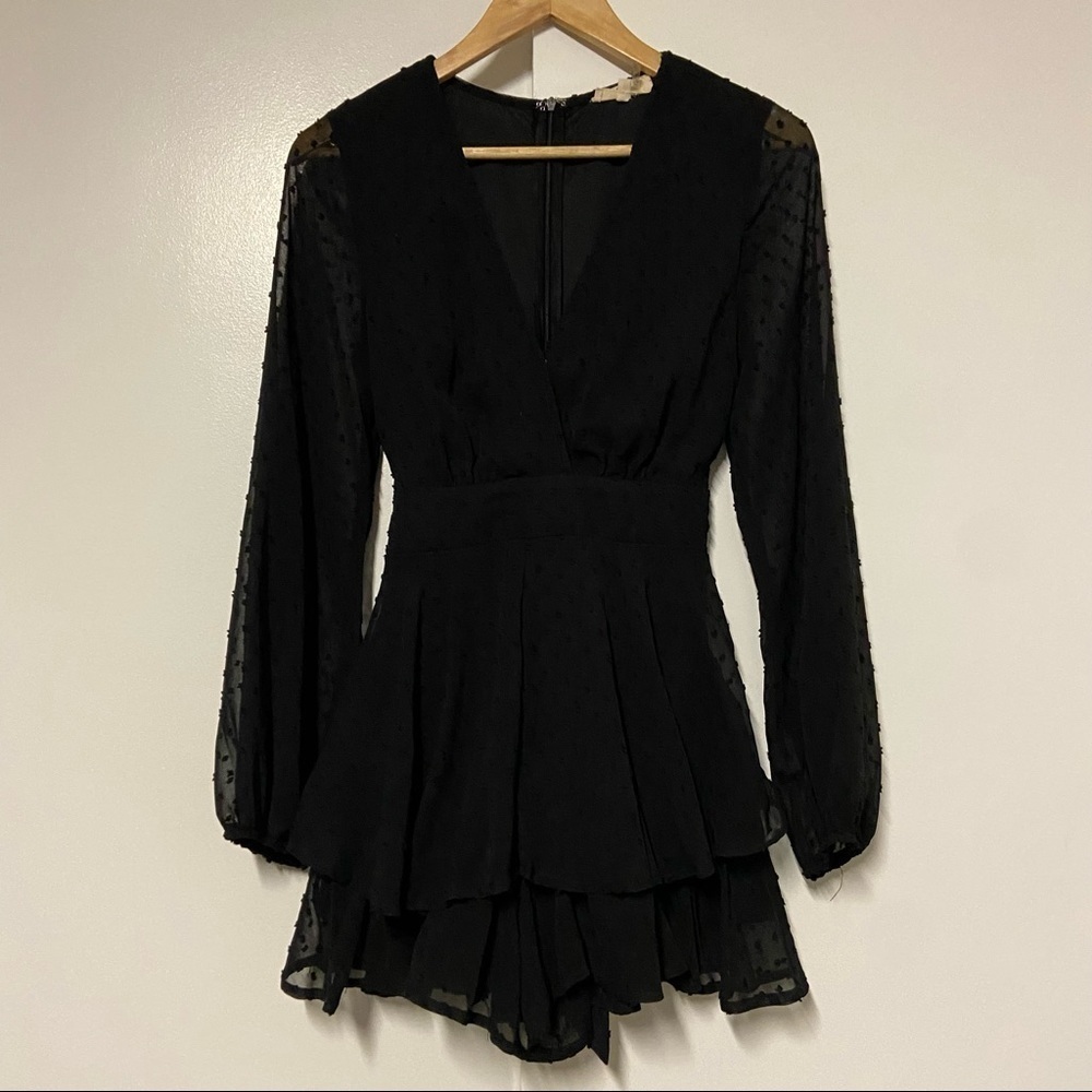 Entro Swiss dot black long sleeve Romper Size Small